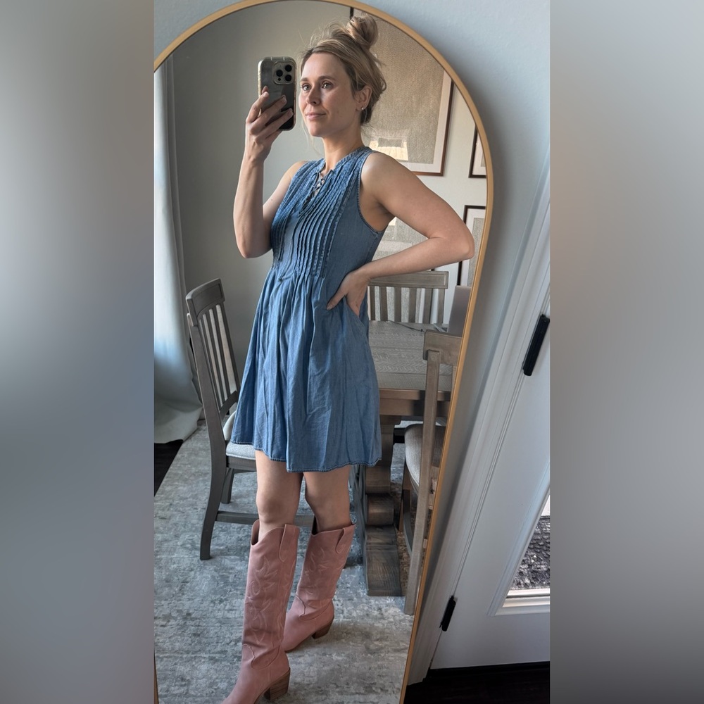 Precious Pleated Blue Jean Chambray Sleeveless Denim Dress - Picture 14 of 15